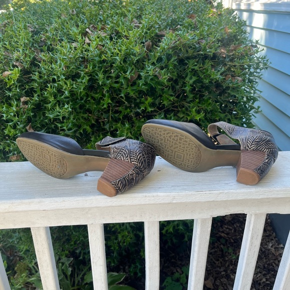 L'Artiste by Spring Step Toolie Women's Mary Jane Shoes. - Picture 5 of 5